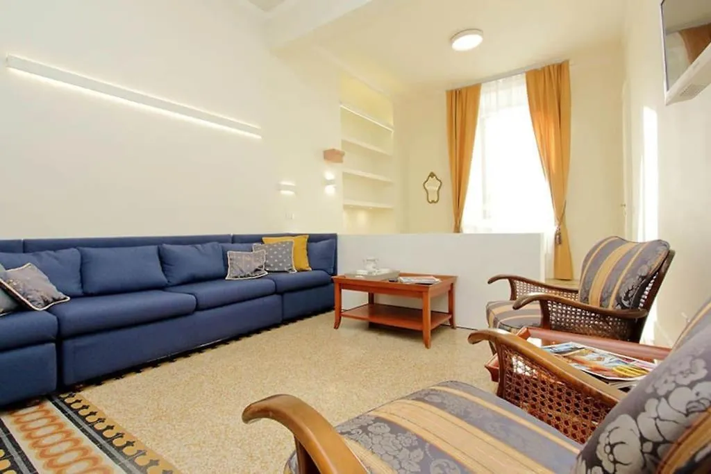 Elegant Apartment In The Heart Of Rome-Navona Area Italy
